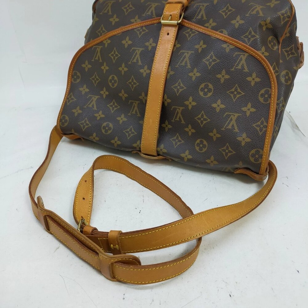 Authentic LV Vintage Louis Vuitton Saumur 35 Monogram Crossbody Bag - Picture 6 of 16